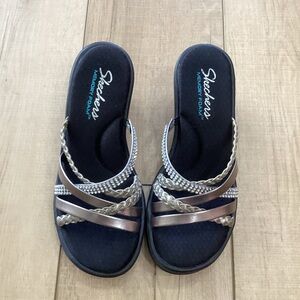 Skechers Gold Cali Woman’s Rumblers Wedge Sandal Size 7
